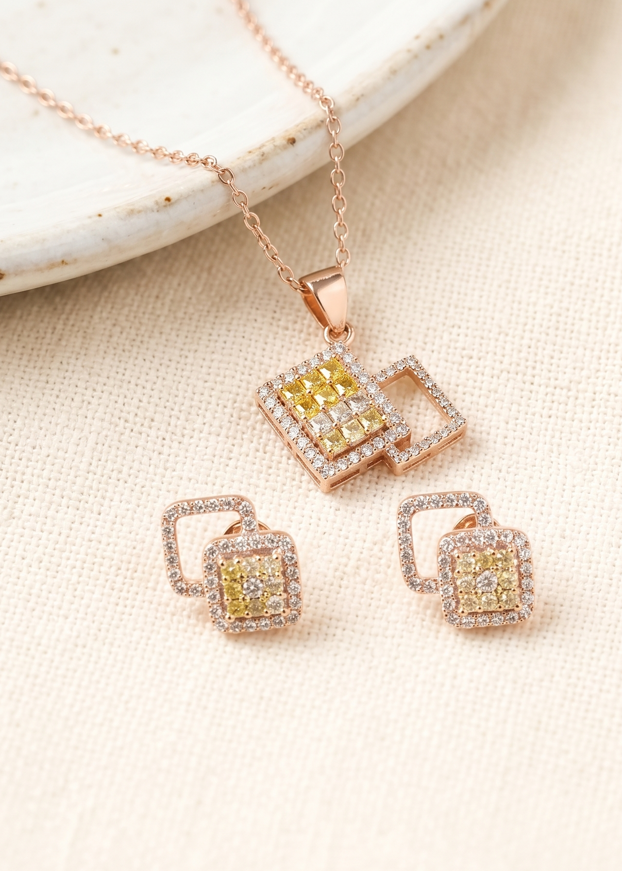 AURORA WHISPER PENDANT SET