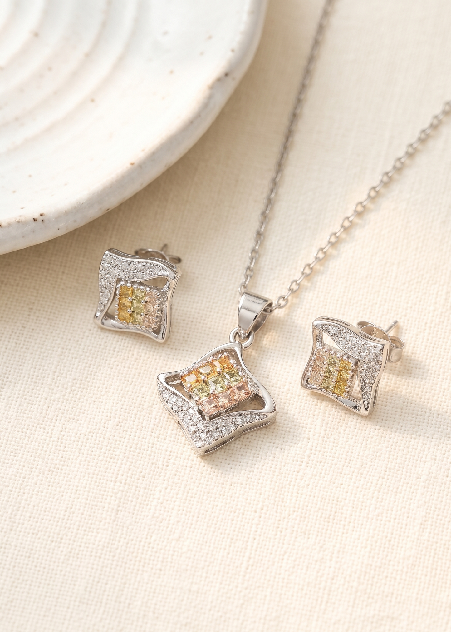 SERENADE PENDANT SET