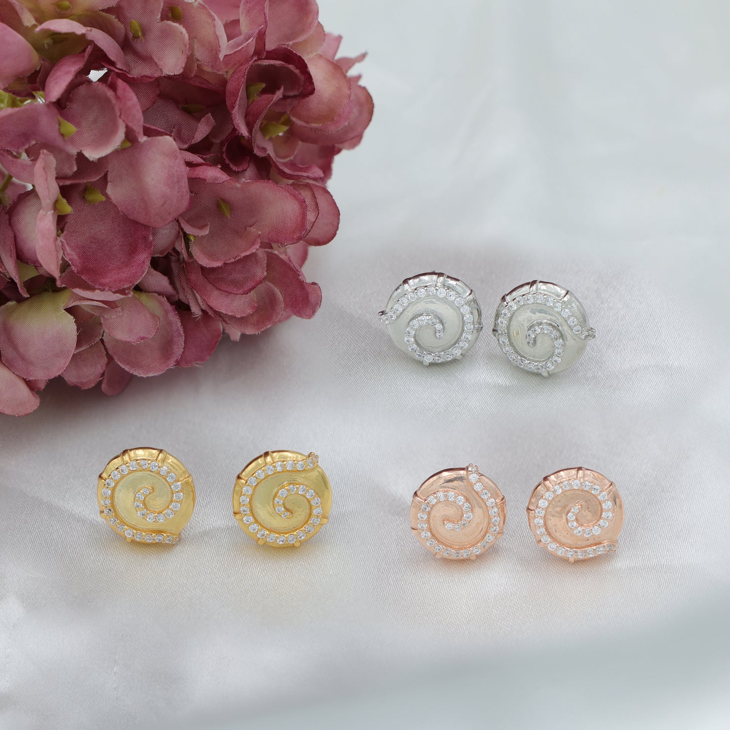 SWIRL STUDS